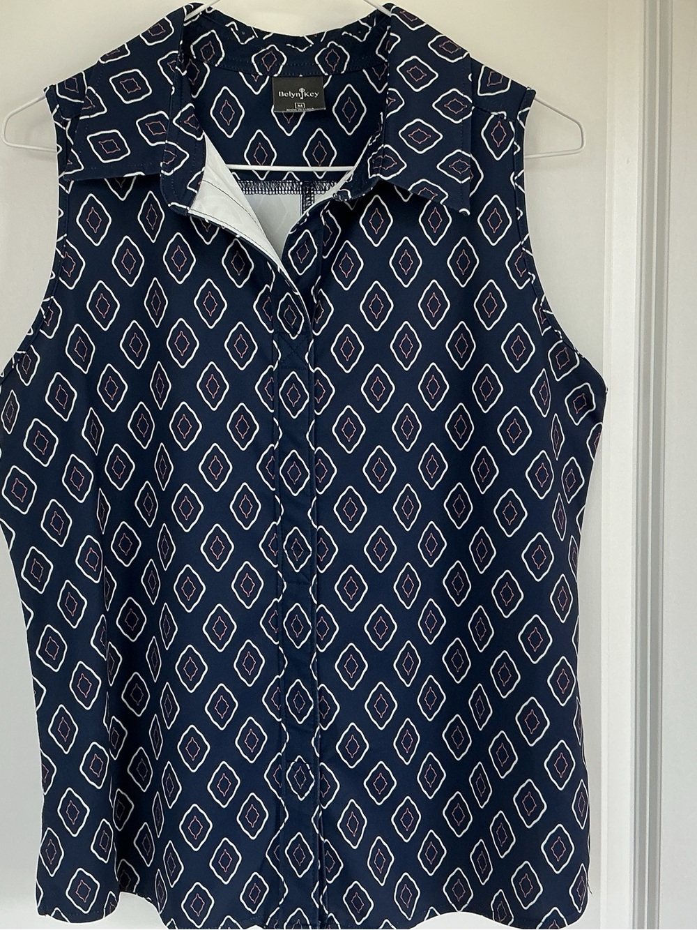 Belyn Key Navy Diamond-Print Sleeveless Button-Front Blouse